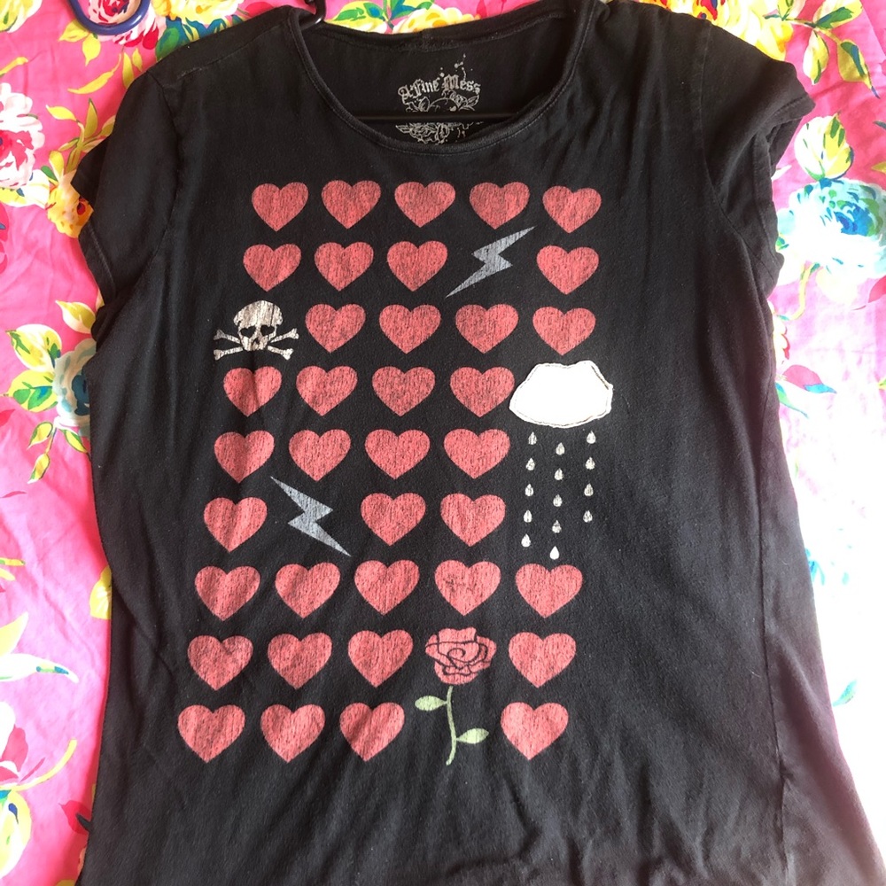 Vintage 00s emo shirt